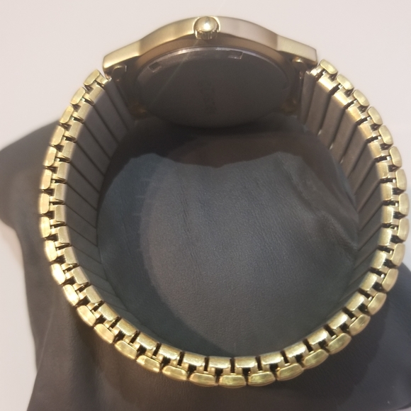 RARE! DISNEY Cast Member Retirement Watch - RARE! - Picture 7 of 7